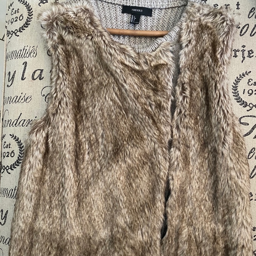 Vest/sweater